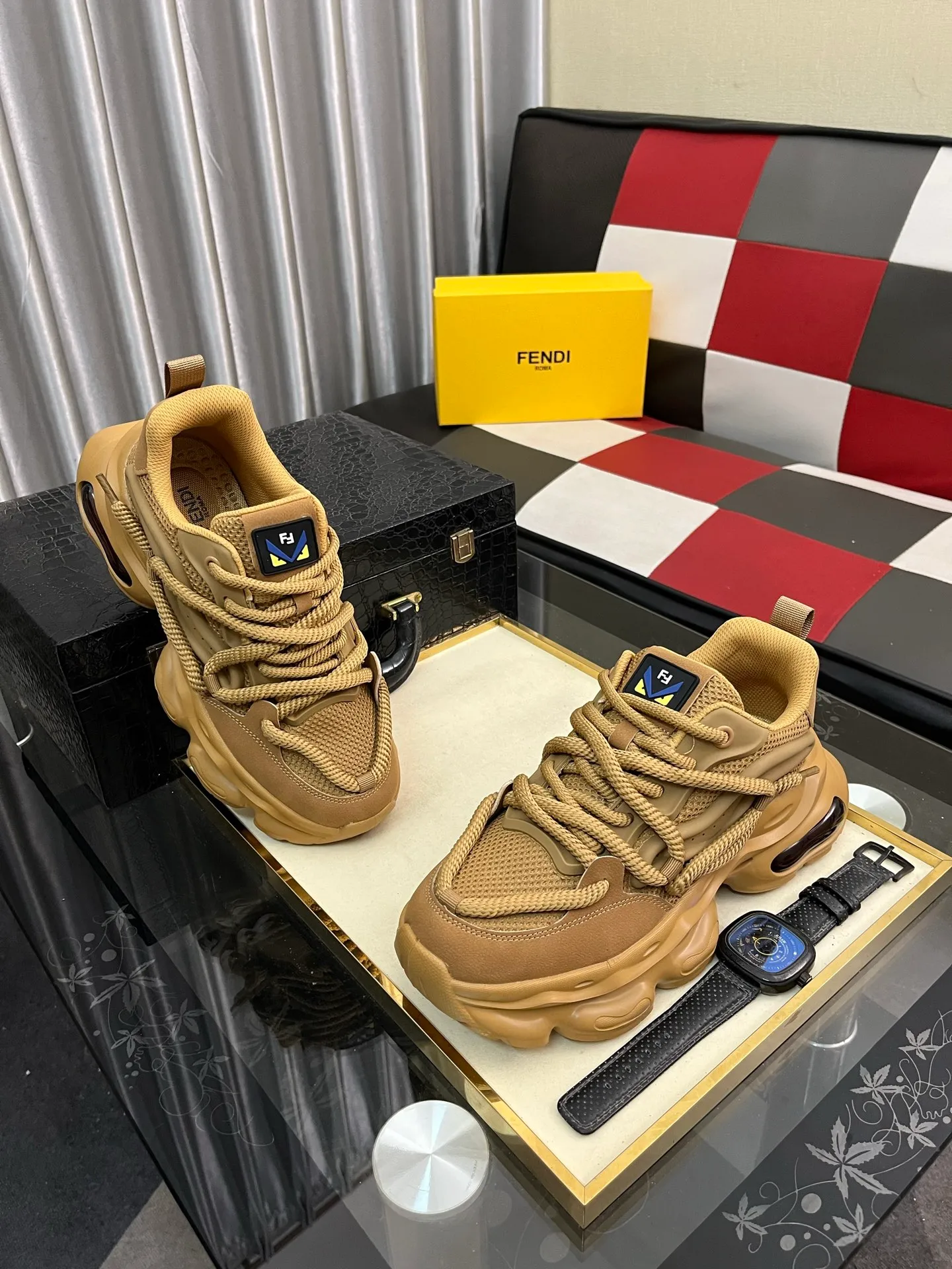 Men's shoes 💰480⌚️⌚️【FENDI】original quality.~ Unique modern style sneakers. 🏃A must-have casual shoe for trendy men😍😍 Original brand imported from Italy, imported original leather, sheep lining (refuses to discolor and grind feet) Sole: Original sole provided by the original factory, French lazy style design ⚠️Fit to the feet, original quality, super comfortable original sole. Just like shooting the real thing🎬The real thing is better, code number: 38-44